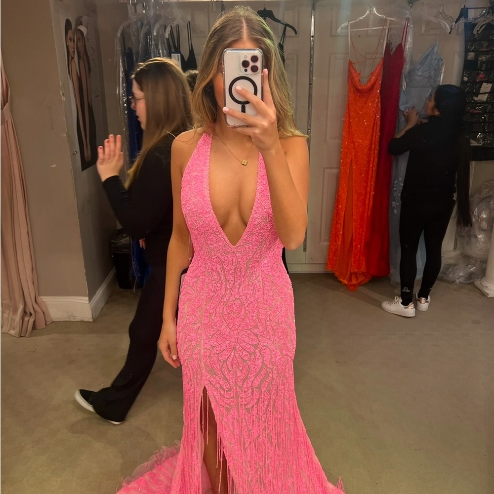 Sherri hill prom dress! In perfect condition only worn 1 time 🩷